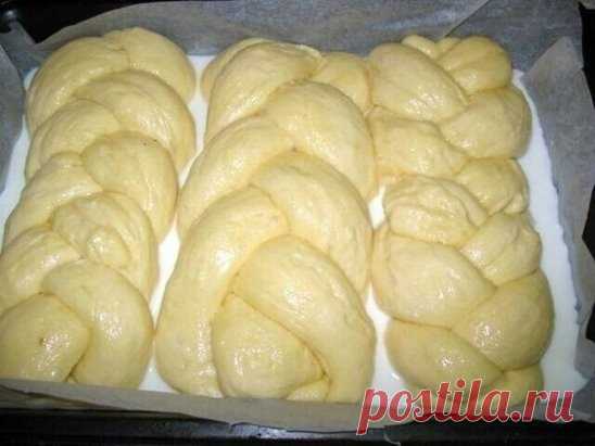 СДОБНОЕ ДРОЖЖЕВОЕ ТЕСТО
---------------------------------------------------------—
Возьмите на заметку рецепт очень вкусного пирожкового дрожжевого сдобного теста.
Ингредиенты
Дрожжи сухие – 2 ч.л.
Молоко – 200 мл
Яйца – 1-2 шт.
Сливочное масло – 100
Сахар– 2-3 ст.л.
Соль – 0,5 ч.л.
Мука – 4,5-5 ст.
Как приготовить
Молоко подогрейте, масло или маргарин растопите, яйцо размешайте. В миску вылейте и перемешайте молоко, масло и яйцо.
Затем добавьте просеянную муку, сахар, сол...