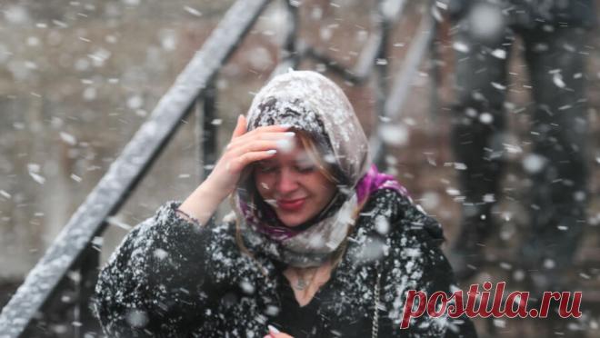 Москвичам рассказали, когда зима устроит "репетицию". На этой неделе в Москве ожидается снег, однако он быстро растает. Об этом в интервью Tsargrad.tv сообщил руководитель прогностического центра "Метео" Александр Шувалов. "Нас ждет репетиция зимы в среду. Репетиция в том ...