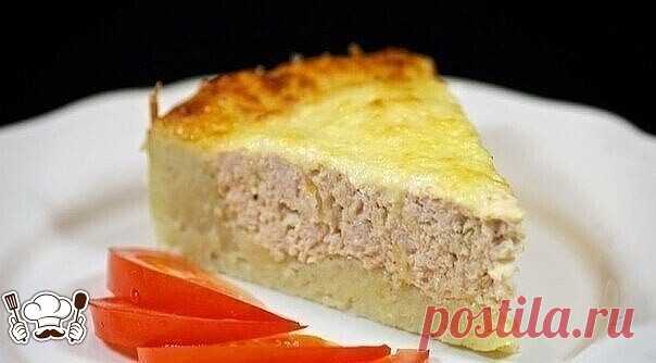 КАРТОФЕЛЬНАЯ ЗАПЕКАНКА С ФАРШЕМ 

Картофельная запеканка – рецепт несложного в приготовлении, но вкусного блюда на каждый день. 

Вам потребуется:
- 400 г фарша из индейки
- 2 зубчика чеснока
- 600 г картофеля
- 1 луковица
- 2 яйца
- 150 г сметаны
- 1 стакан муки
- 1 стакан тертого сыра
- красный перец по вкусу
- молотый черный перец по вкусу
- соль по вкусу
- масло для смазывания формы

Приготовление:
1. Положите фарш из индейки в миску, очистите чеснок и выдавите его в ф...