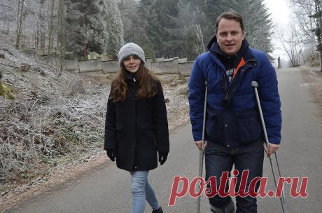 Реальные цены на медицину в США. Печальный пост от белорусских змагаров
Друзья, не могу не написать про недавнее происшествие, случившееся с известным белорусским журналистом и моим фейсбук-френдом Франаком Вячоркой. Недавно Франак уехал в США на учёбу, где во время фу…