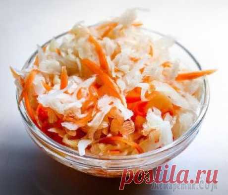 Сочный салат из капусты - лучше не найти! Такую маринованную капустку можно есть круглогодично. Она сочная, освежающая, хрустящая - лучшей закуски не найти. А готовится - проще простого! Попробуйте) Ингредиенты и видео-рецепт ниже. ↴ВИДЕО-РЕЦ...