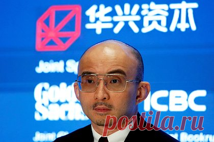 Китайский банк объяснил пропажу главы совета директоров действиями властей. Исчезновение одного из крупнейших инвесторов в технологический сектор Китая, руководителя инвестбанка China Renaissance Holding Бао Фаня связано с действиями властей, заявили в финансовой организации. Согласно представленной информации, причиной стало проведение некоего расследования.