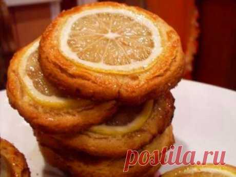 Миндальное печенье с дольками лимона