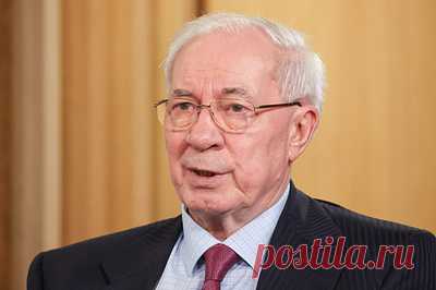 Азаров: в присутствии Зеленского на Аляске нет необходимости. Владимир Зеленский "ничего не решает сам", подчеркнул экс-премьер Украины