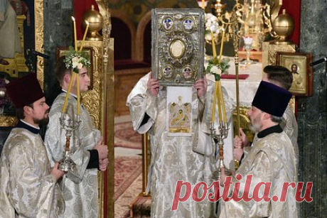 В Совбезе Украины пообещали не применять насилие против монахов УПЦ. В случае невыполнения монахами канонической УПЦ требования о выезде из Киево-Печерской лавры физического насилия к ним применяться не будет, заявил секретарь СНБО Украины Алексей Данилов. Ранее члены синода УПЦ прибыли в офис президента Владимира Зеленского, чтобы донести свою позицию о выселении из монастыря.