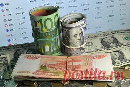 Курс рубля осенью предрекли