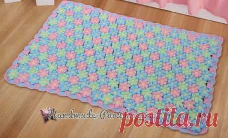 Коврик из цветочных мотивов - Handmade-Paradise Коврик из цветочных мотивов связан крючком из остатков разноцветной акриловой пряжи. Очень симпатичный цветочный коврик впишется в интерьер комнаты девочки