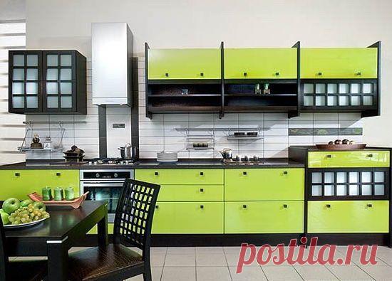 Интерьер кухни в оливково-лимонных тонах