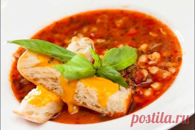 Фасолевый суп с капустой и копченостями
