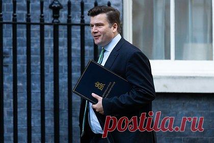 В Великобритании рассказали об обучении украинских пилотов. Замглавы Минобороны Великобритании Хиппи заявил, что страна обучила 16 украинских пилотов, программа обучения которых состояла из английского языка и базовой летной подготовки, и отметил, что в страну направляются следующие летчики из Украины. «Лента.ру» ознакомилась с соответствующим текстом заявления Хиппи.