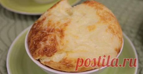 Вчера мне захотелось приготовить легкий ужин: я сделала куриное суфле в духовке и получила похвалу от семьи