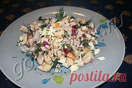 Хорошая кухня - салат с фасолью и копченой курицей. Кулинарная книга рецептов. Салаты, выпечка.