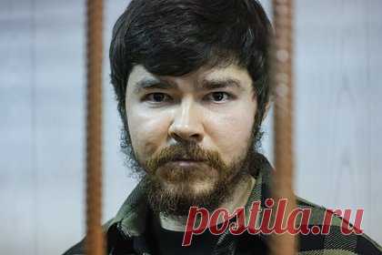 Блогеру Шабутдинову продлили арест по уголовному делу. Таганский районный суд Москвы продлил срок содержания под стражей блогеру и предпринимателю Аязу Шабутдинову, обвиняемому в крупном мошенничестве. Фигурант уголовного дела пробудет в СИЗО до 16 апреля. Ранее следователи МВД возбудили еще семь уголовных дел по статье 159 УК РФ против Шабутдинова.