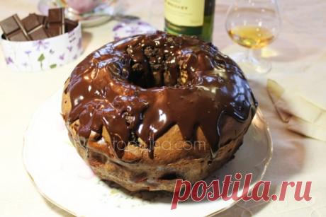 Пирог шоколадный с яблоками