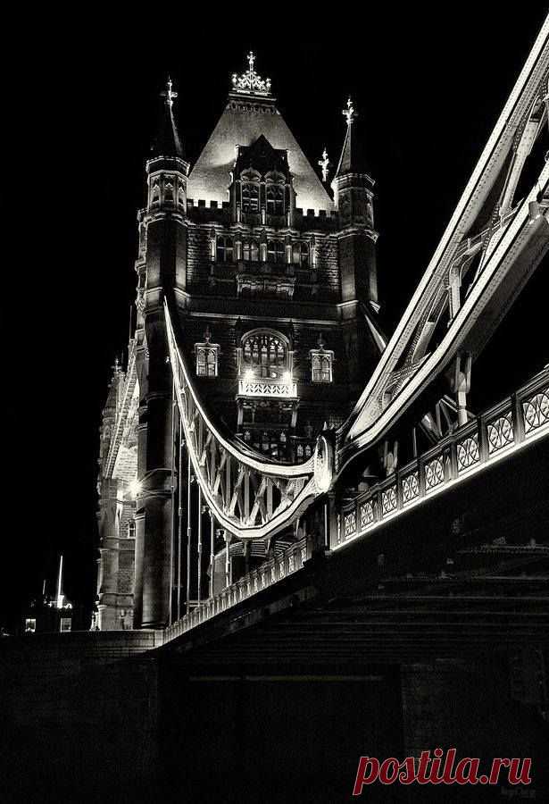 Hegel Jorge 
Tower Bridge, London (1) A Lifetime Photography