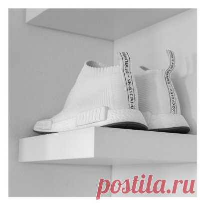 Сегодня поговорим о ленивых хозяйках🤗
Только не подумайте ничего плохого. Ведь именно лень – двигатель прогресса
Достаточно просто применить маленькие хитрости, которые облегчат жизнь, сэкономят время и силы любой хозяйке. Трудолюбивой и ленивой, со свободным временем и вечно занятой леди, с детьми и без🤗
Простые правила, действия, о которых можно не задумываться, переведя их в привычку – как зубы почистить. Благодаря им жизнь станет проще:
вязаные вещи надолго останутся...