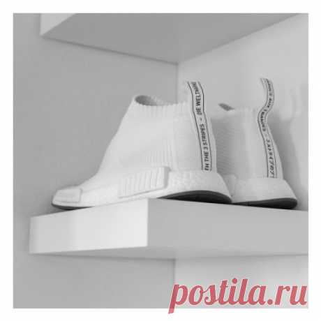 Сегодня поговорим о ленивых хозяйках🤗
Только не подумайте ничего плохого. Ведь именно лень – двигатель прогресса
Достаточно просто применить маленькие хитрости, которые облегчат жизнь, сэкономят время и силы любой хозяйке. Трудолюбивой и ленивой, со свободным временем и вечно занятой леди, с детьми и без🤗
Простые правила, действия, о которых можно не задумываться, переведя их в привычку – как зубы почистить. Благодаря им жизнь станет проще:
вязаные вещи надолго останутся...
