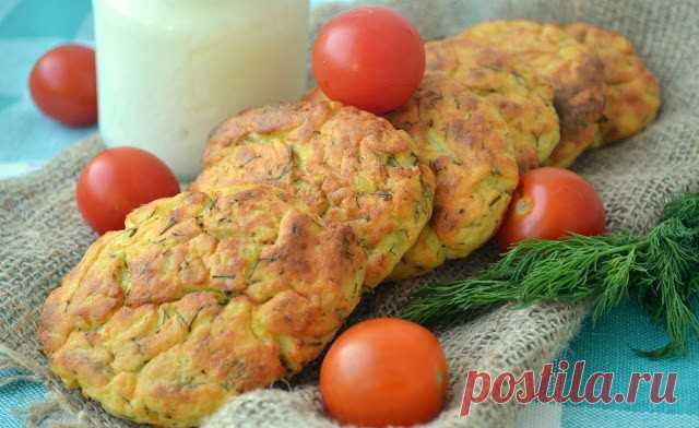 СЫРНИКИ С КАРТОФЕЛЕМ В ДУХОВКЕ 
Весьма простой и диетичный рецепт! Отличный завтрак или даже обед! Сытно, но не тяжело. Творог надо брать не кислый.ИНГРЕДИЕНТЫ200 г мягкого и однородного творога 5%200 г картофеля (уже без кожуры)пу…