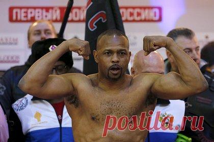 Рой Джонс высказался о проведении боя против Федора Емельяненко. Бывший абсолютный чемпион мира по боксу Рой Джонс-младший высказался о проведении боя против россиянина Федора Емельяненко. «Да, такой бой возможен в качестве выставочного», — допустил американец и отметил, что ранее стороны вели переговоры на эту тему, однако они ничем не увенчались.