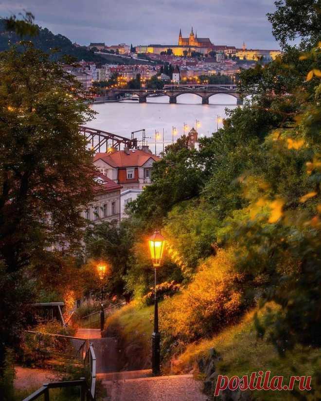 Прага