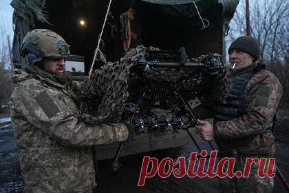 В США заявили о бесполезности новой помощи ЕС Украине. Одобренная Европейским союзом (ЕС) новая помощь Украине в размере 50 миллиардов евро не скажется на успехах России в ходе проведения cпециальной военной операции (СВО). Об этом заявил профессор Чикагского университета, политолог-международник Джон Миршаймер в интервью YouTube-каналу Judging Freedom.