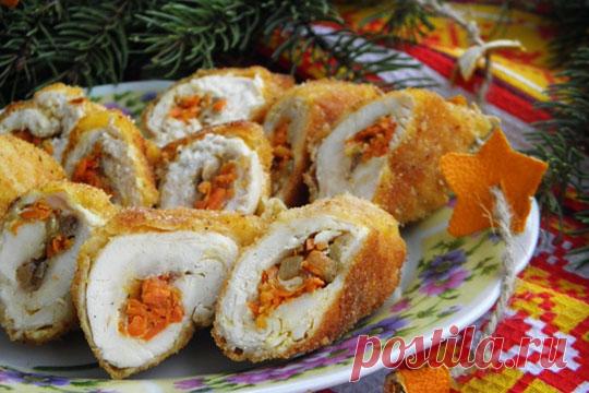 Куриные крученики с морковью и луком |