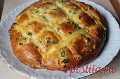 Лепешка с ароматной заливкой : Выпечка несладкая