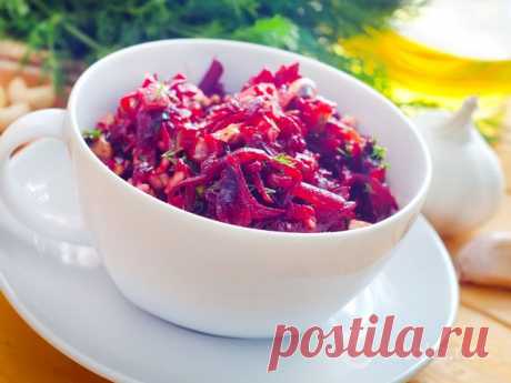 Салат из свеклы: рецепт с черносливом и орехами - tochka.net