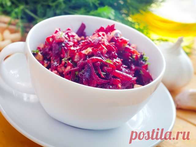 Салат из свеклы: рецепт с черносливом и орехами - tochka.net