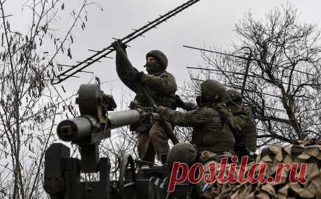 Развожаев сообщил об отраженной атаке беспилотников ВСУ. Российские военные отразили атаку ВСУ, система ПВО и силы Черноморского флота сбили пять беспилотников, еще два подавлены средствами радиоэлектронной борьбы, сообщил губернатор Севастополя Михаил Развожаев в телеграм-канале.