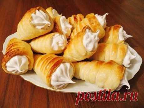 Слоёное трубочки с белковым кремом