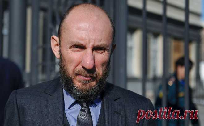 «Фонтанка» узнала об аресте счетов и недвижимости Кехмана. Гендиректора МХАТа обвиняют в растрате и получении взятки, против него возбудили два уголовных дела. На его недвижимость, автопарк и счета наложили арест