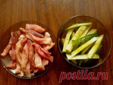 Вкусный мясной салат со свежими огурцами