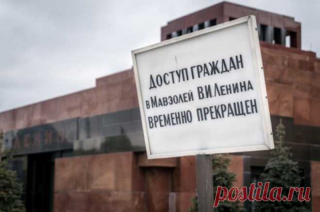 Похож на Ленина. Жителя Читы арестовали за попытку поджечь мавзолей. Несостоявшегося поджигателя суд заключил под стражу до 18 сентября. Это не первая его попытка устроить на Красной площади пожар.