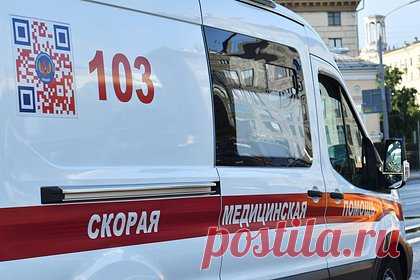 Житель Подмосковья сел на иглу в автобусе. Житель Подмосковья сел на иглу, воткнутую в сиденье пригородного автобуса. Инцидент произошел в Дмитрове. Мужчина утверждает, что поранился, когда ехал в автобусе по маршруту Дмитров — Рогачево. В Мострансавто заявили, что проверили все курсирующие по маршруту № 36 автобусы и не нашли посторонних предметов.