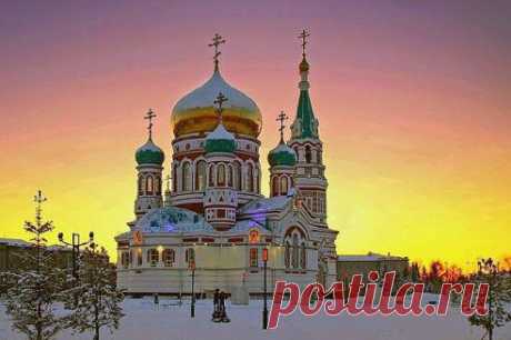 Пусть будет в жизни каждый миг прекрасен, 
И пусть Господь тебя хранит от бед, 
Пусть будет день твой постоянно ясным, 
Спокойным сон и радостным рассвет!