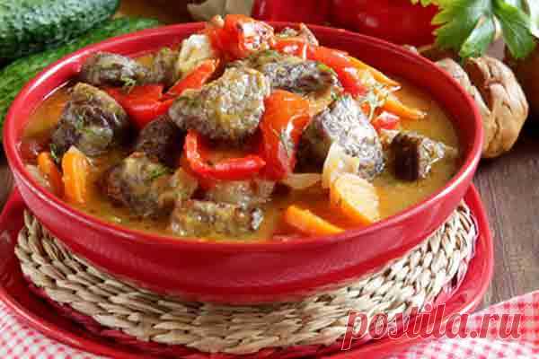 Мясо тушёное с соусом 