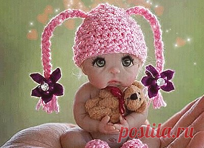 (8) Facebook