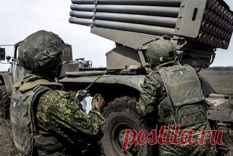 Российские военные за сутки отразили семь атак ВСУ на купянском направлении. Российские бойцы за сутки отразили семь атак Вооруженных сил Украины на купянском направлении. Об этом РИА Новости сообщил начальник пресс-центра группировки ВС России «Запад» Сергей Зыбинский. По его словам, все контратаки в районе населенного пункта Синьковка и урочища Маньковка были успешно отражены.