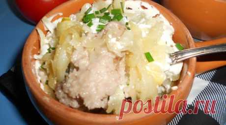 Ленивое жаркое в микроволновке

Время подготовки: 10 мин
Время готовки: 10 мин.
Количество порций: 2.
Сложность приготовления: легкая.

Ингредиенты:
Картофель - 4 шт.
Свиной фарш - 100 г.
Лук - 1/2 шт.
Соль, и смесь перцев - по вкусу.
Чеснок сушеный.
Лук зеленый - 5 перышек.
Вода - 6 ст. л.
Сметана - 2 ст. л.

Способ приготовления:
Шаг 1:
Картофель очистить. Луковицу очистить и мелко нарезать. Свиной фарш посолить, поперчить, добавить сушеный чеснок, перемешать. Картофель ...