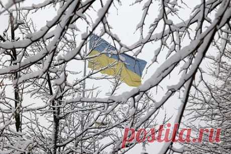 Украинский депутат обвинил власти Киева в бездействии из-за метро. Власти Киева уже давно знали об аварийности станций в южной части синей линии метро. При этом решение о закрытии было принято сейчас. Как заявил депутат Киевского городского совета Андрей Витренко, ремонт займет более полугода, передает телеканал «Рада». Он отметил, что ветка метро не будет работать длительное время.