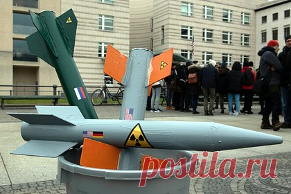 Польша захотела разместить ядерное оружие НАТО. Польша захотела участвовать в программе НАТО, в рамках которой предполагается размещение в стране ядерного оружия, а также его совместное использование со странами альянса. Об этом заявил представитель канцелярии польского президента Анджея Дуды, отвечающий за международную проблематику, Якуб Кумох.