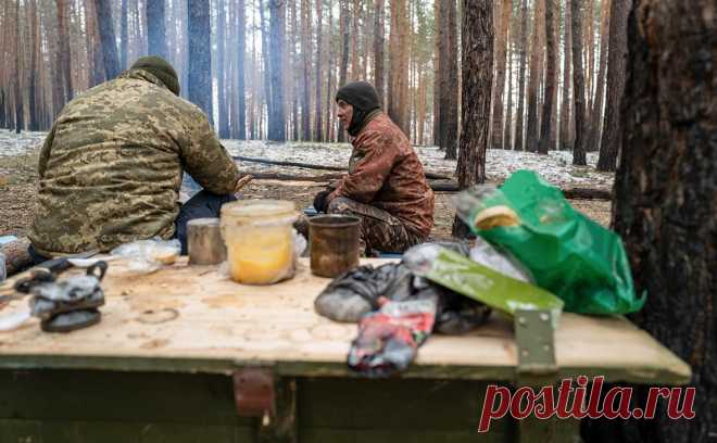 Украинской армии запретили закупать Pepsi, KitKat и Milky Way. Киев внес в список «международных спонсоров войны» ряд компаний, в числе которых PepsiCo, Nestle и Mars. Они не смогут поставлять продукты питания украинским военным, заявили в структуре Минобороны Украины, отвечающей за закупки
