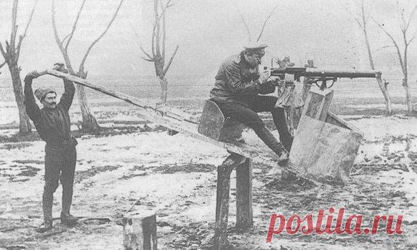 Тренажёр для стрельбы из авиационного пулемёта / История цивилизаций!