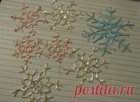Снежинки из стекляруса своими руками. Мастер-класс
