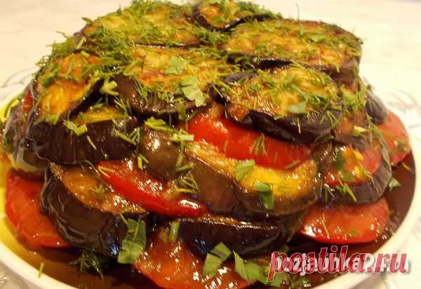 Баклажаны с помидорами и чесноком