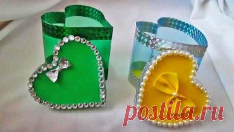 Подарочная упаковка из пластиковой бутылки ко дню святого Валентина Сегодня я покажу вам, как сделать подарочную упаковку из пластиковой бутылки ко дню святого Валентина. Из пластиковых бутылок своими руками можно сделать куч...