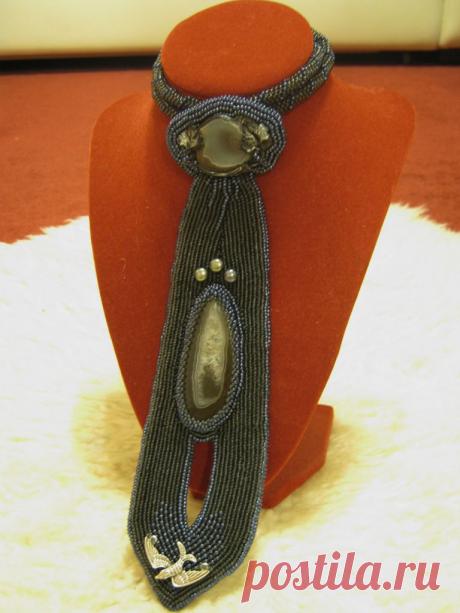 Галстук-брошь Буревестник | biser.info - всё о бисере и бисерном творчестве