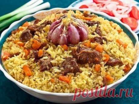 Секреты вкусного плова! Плюс поэтапное приготовление узбекского плова!
Секреты вкусного плова
* Морковь нужно резать длинной соломкой и ни в коем случае не тереть. Не бойтесь переборщить с длиной, чем длиннее соломка, тем вкуснее плов.
* Лучшая посуда для плова — толстая чугунная кастрюля, глубокая и толстая сковорода, чугунный казан. В любом варианте – с плотно прилегающей крышкой.
* Соль и специи лучше всего добавлять в середине приготовления зирвака (так восточные народы называют «заправк