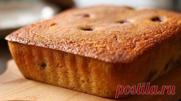 Манник - очень вкусный пирог для ваших деток

Ингредиенты:
-1 стакан манки
-120 г сметаны (15-20%)
-1 стакан сахара
-3 яйца
-1 чайная ложка разрыхлителя
-1 стакан муки

Приготовление:
Смешать сметану с манной крупой и оставить настояться на 1 час.
Яйца взбить с сахаром, добавить манно-сметанную смесь, качественно перемешать. Добавить разрыхлитель и муку, замесить не густое тесто.
Вылить тесто в смазанную маслом форму, поставить в разогретую до 180 градусов духовку и выпека...